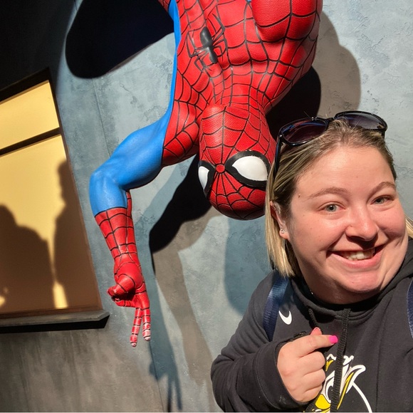 Meet your Posher, Courtney - Picture 1 of 2